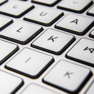 Do czego służy skrót ctrl alt delete na komputerze?