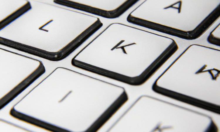 Do czego służy skrót ctrl alt delete na komputerze?