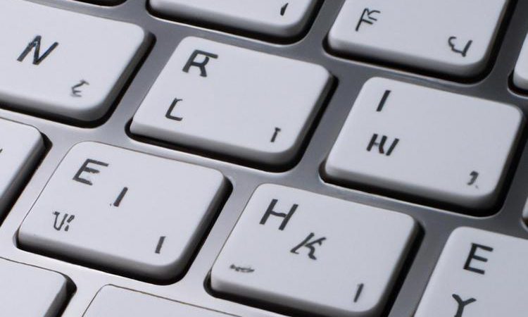 Do czego służy w excelu skrót ctrl e?