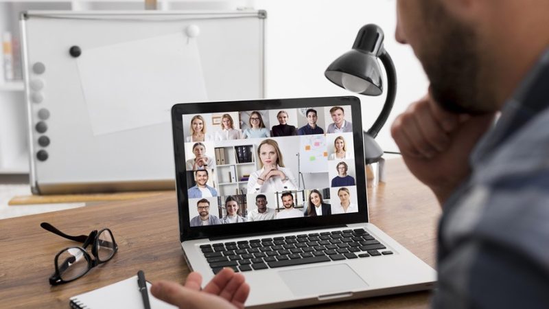 Jak zorganizować webinar